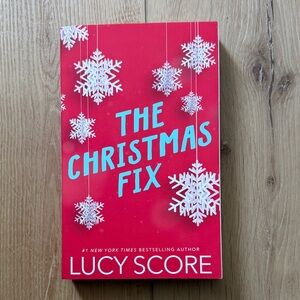 The Christmas Fix by Lucy Score